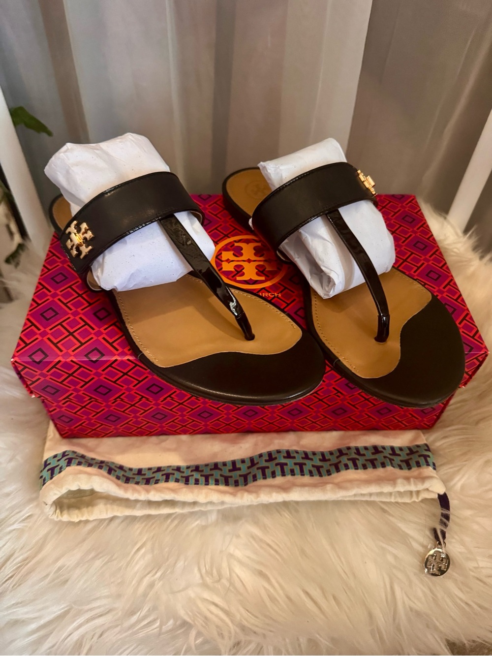 Tory Burch Kira Thong Sandals Calf Leather/Patent Perfect Blk 8.5